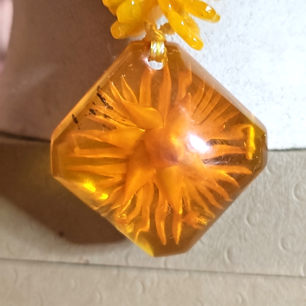 Stunning Amber Bakelite Necklace - Picture 4 of 11